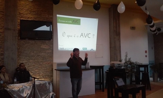 Dr. Rui em palestra sobre AVC.